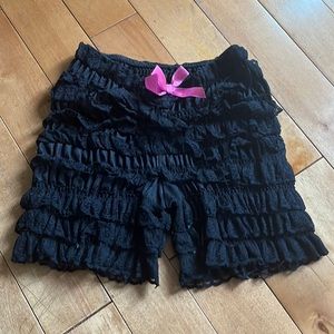 Frilly shorts
